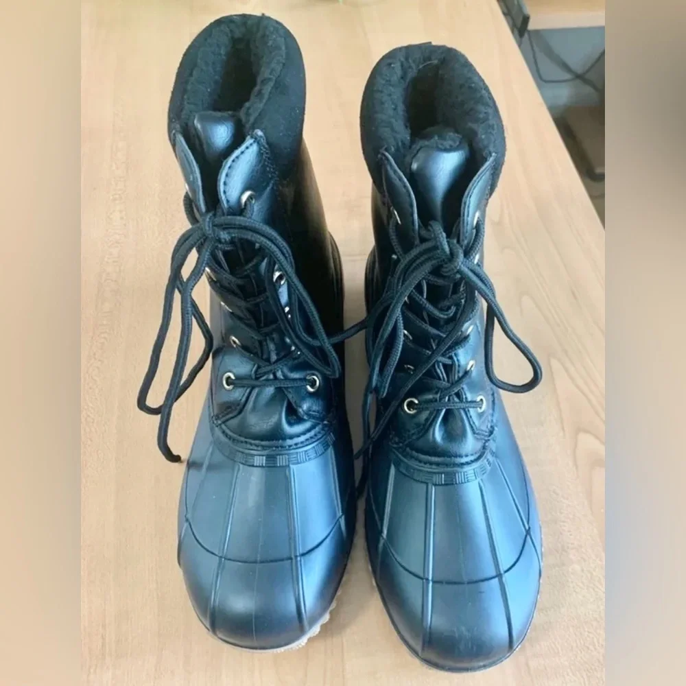 New Justfab woman’s duck boots size 8 1/2 shoes